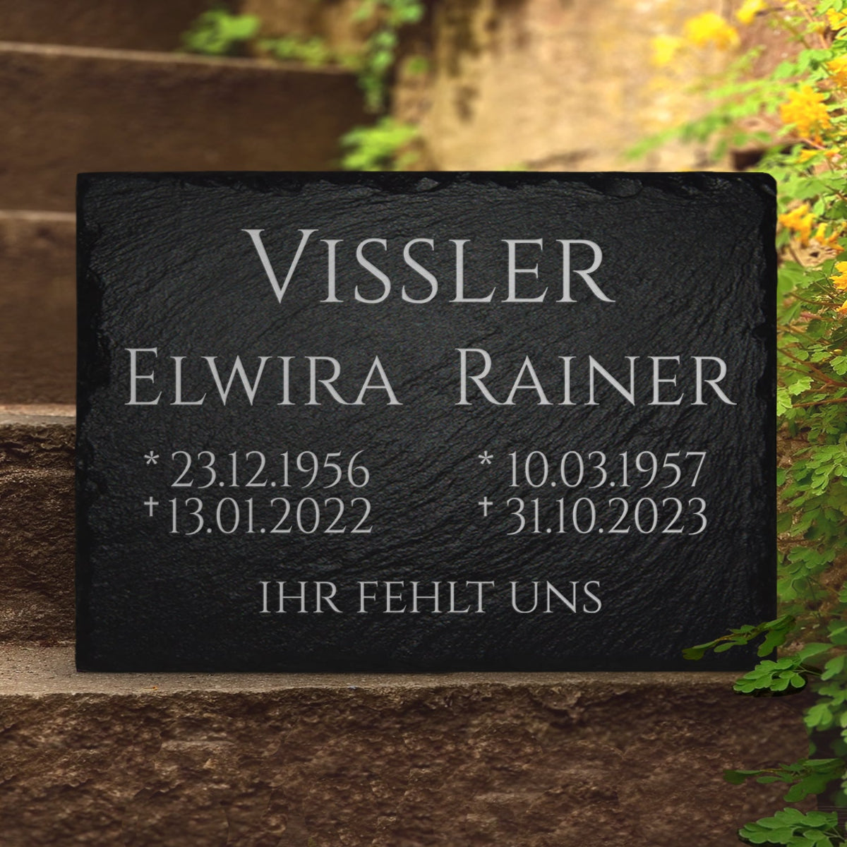 Familiengrab Grabplatte 20x30 oder 30x40 cm. Aus Schiefer mit doppelter Inschrift. Von MEMORIAM Gedenktafeln.