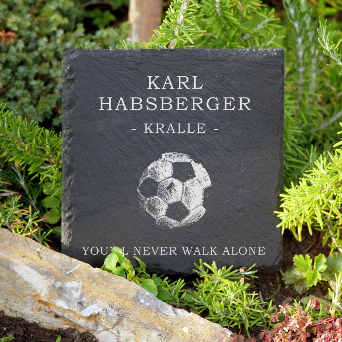 Trauerstein mit Fußball Gravur und Wunsch-Text | MEMORIAM Gedenktafeln.