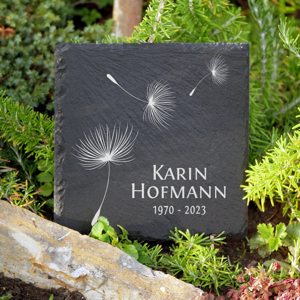 Laden Sie das Bild in den Galerie-Viewer, Günstige Grabstein Platte inkl. Beschriftung & Pusteblume Gravur| MEMORIAM.