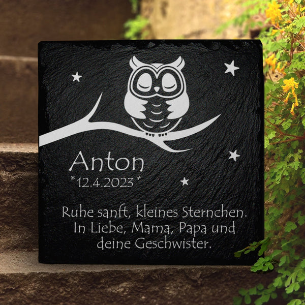 Sternenkind Gedenktafel "Eule" aus Schiefer in 20x20, 25x25 oder 30x30 cm von MEMORIAM Gedenktafeln.
