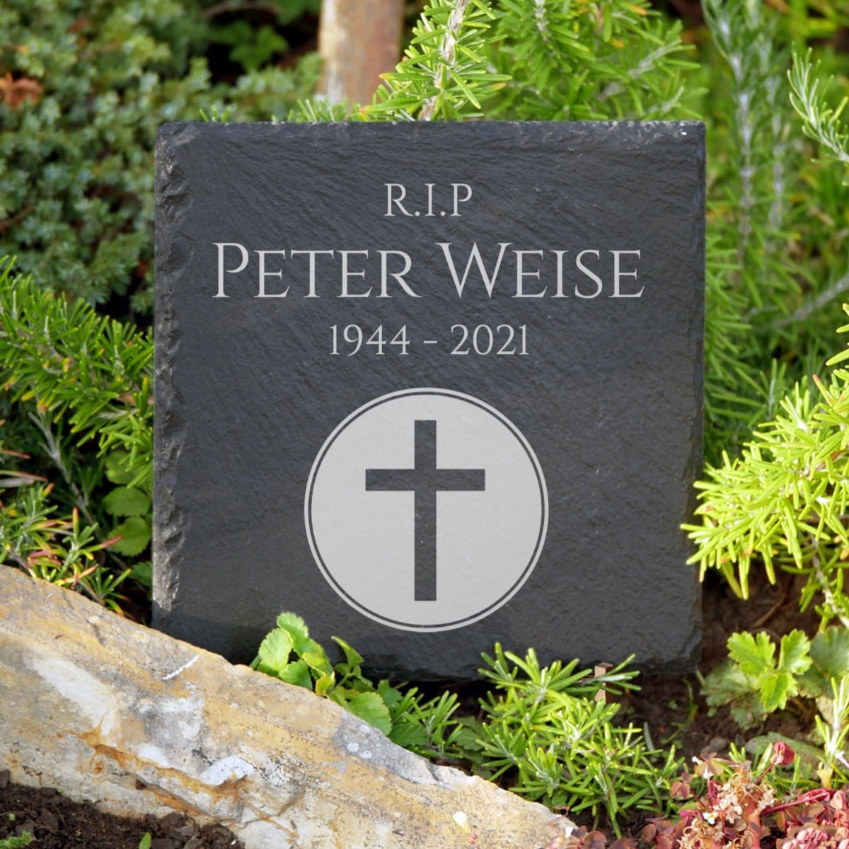 Günstige Grabtafel mit Gravur eines Kreuzes und Inschrift | MEMORIAM Gedenktafeln.