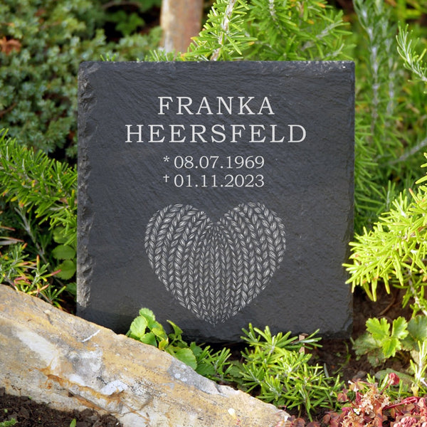 Laden Sie das Bild in den Galerie-Viewer, Urnengrabstein aus Schiefer inkl. Herz online kaufen | MEMORIAM