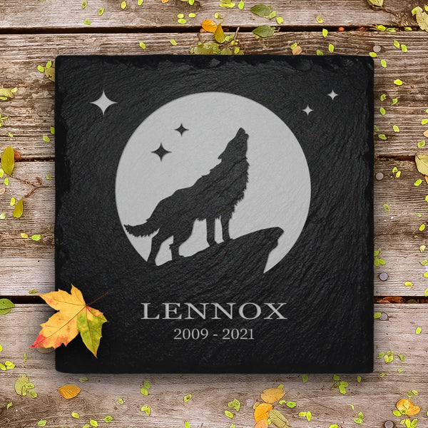 Laden Sie das Bild in den Galerie-Viewer, Kleiner Hunde-Grabstein aus Schiefer von MEMORIAM