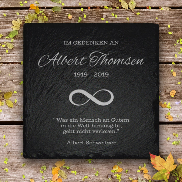 Schiefer-Grabplatte mit Unendlichkeit Symbol und Inschrift nach Wunsch von MEMORIAM Gedenktafeln.