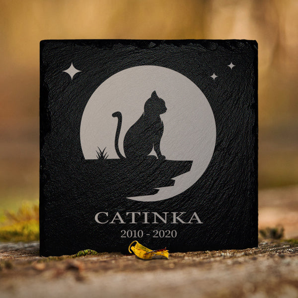 Katze Grabstein mit Gravur und Beschriftung von MEMORIAM.