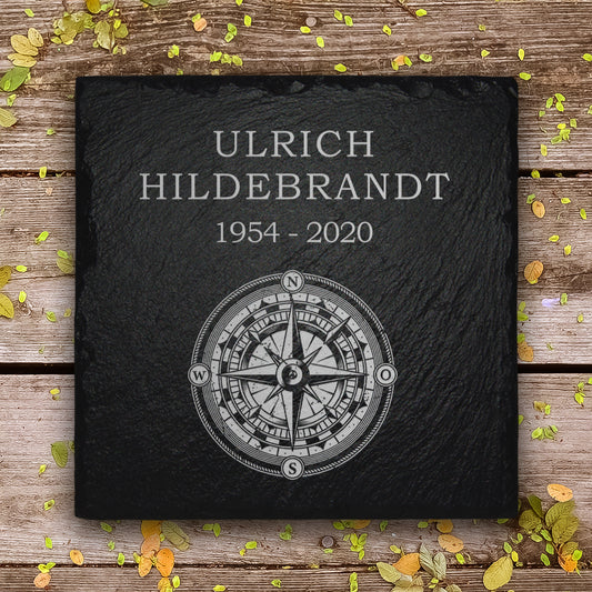Urnengrab Grabsteinplatte mit Kompass online bestellen bei MEMORIAM. 