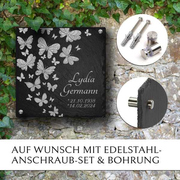 Laden Sie das Bild in den Galerie-Viewer, Günstige Grabplatte mit Schmetterlinge Gravur und Beschriftung.  Aus hochwertigem Schiefer gefertigt. Mit MEMORIAM einfach online kaufen.
