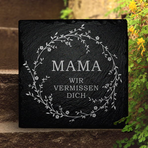 Laden Sie das Bild in den Galerie-Viewer, Grab-Schmuck mit liebevoller Mama Gravur von MEMORIAM.
