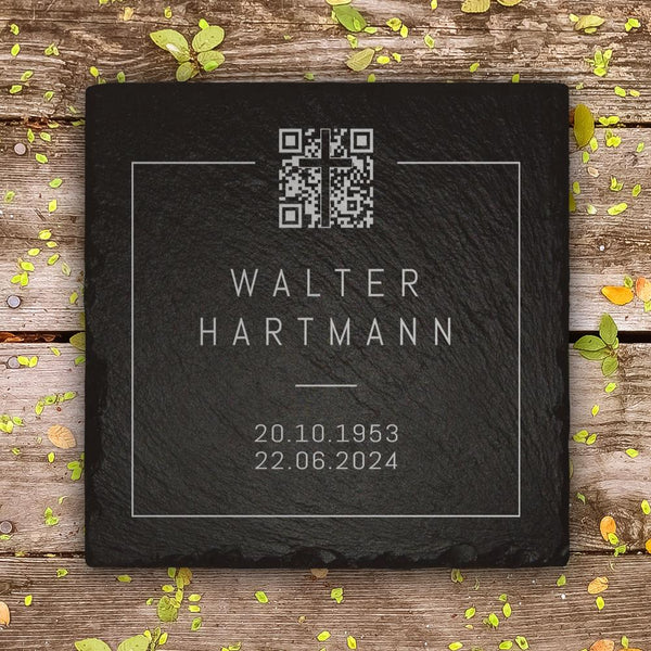 Laden Sie das Bild in den Galerie-Viewer, Kleine Grabplatte aus Schiefer mit QR Code &amp; Beschriftung von MEMORIAM Gedenktafeln
