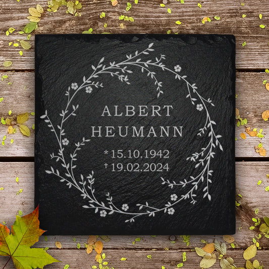 Kleine Liegeplatte für Erd- und Urnengrab mit Weidekranz Gravur | MEMORIAM. 