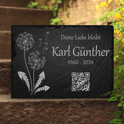 Kleiner Grabstein aus Schiefer mit Pusteblume & QR-Code für digitale Gedenkseite von MEMORIAM 