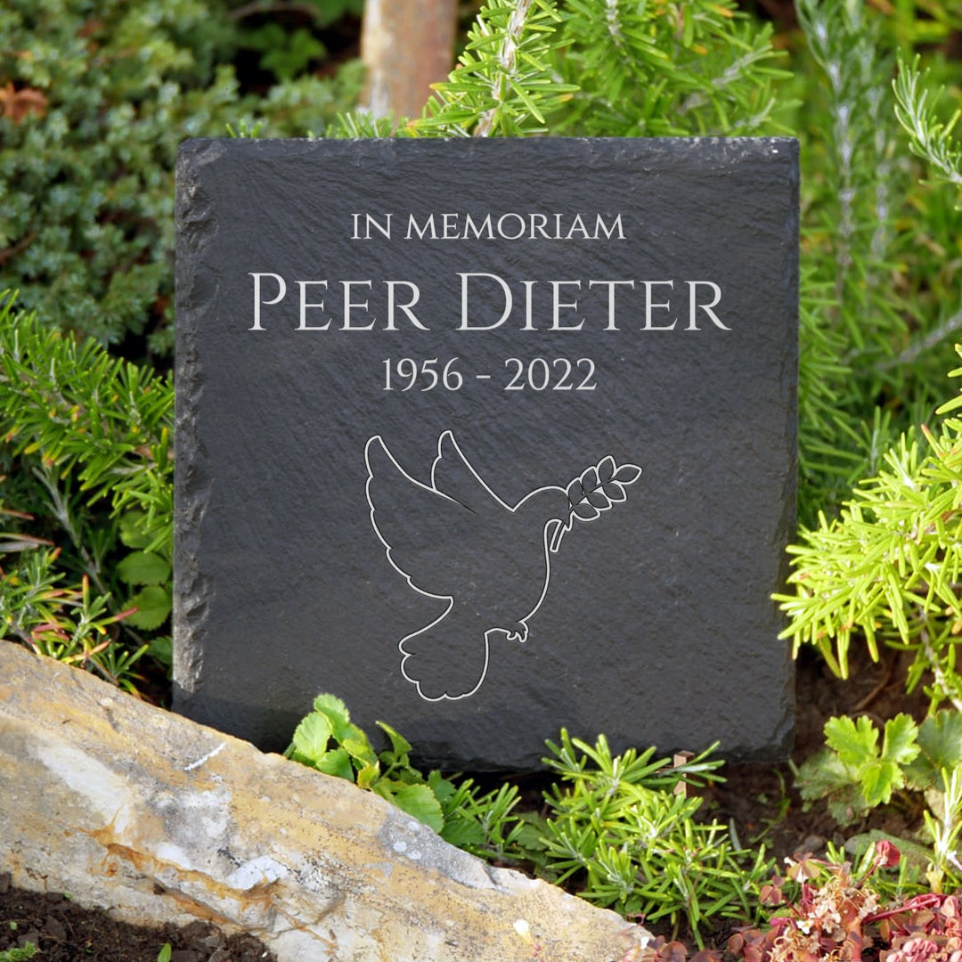 Grabsteinplatte 30x30 mit Friedenstaube &amp; Name online bestellen | MEMORIAM.