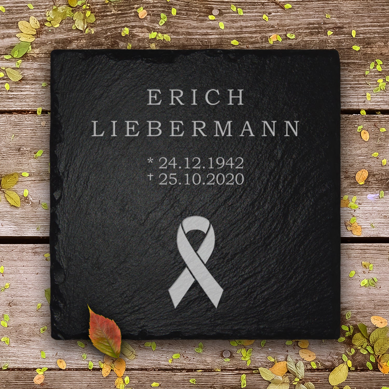 Kleine Gedenktafel aus Schiefer für Erd- und Urnengrab | Von MEMORIAM. 